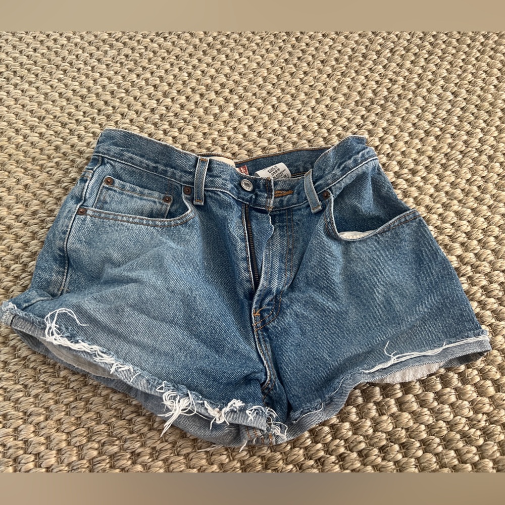 Vintage Levi’s jean shorts